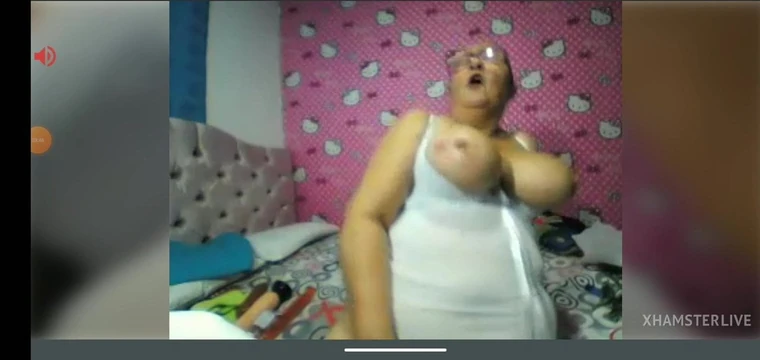 Bbw granny big tits pussy play
