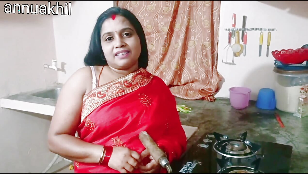 Indian Desi Anuti Ki Chudai Kitchen Mein (Clear Hindi Void)