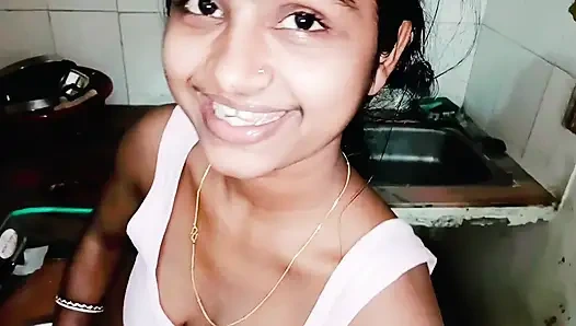 Seans 03 Hintli çift yenge ve devar'da rol yapıyor, oral seks döl ağzına boşaltıyor