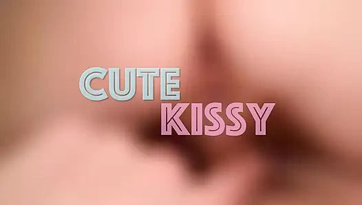 Ее тугая киска скачет на его члене, такой красивый, большой камшот неизбежен