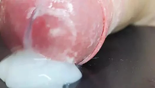 Belgian porn video – Extreme close up cumming