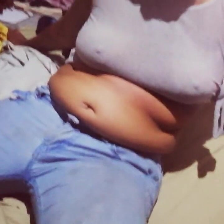 Mijn schoonzus verleidde me zonder tepels met beha