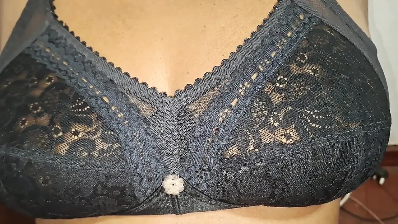 丰满的亚洲熟女超级热辣视频