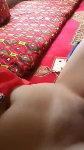 A tanár először szexel szűz lánnyal | 1. klip