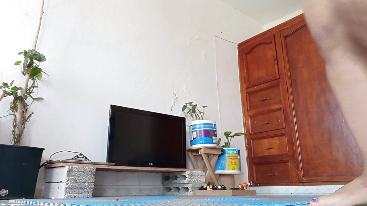 Poor puty in bedroom 2