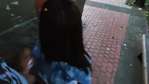 Kolumbianische frau hat sex in der Öffentlichkeit mit einem touristen