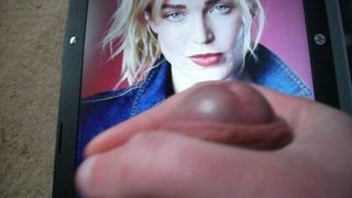 Hommage an Caity Lotz