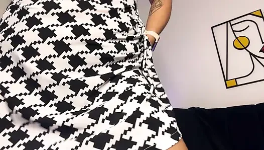 Masturbation with a large dildo and vibrator wand ends with a great orgasm