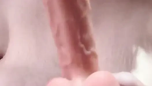 Yarak emişli fahişe daha fazla gırtlağına kadar alıyor