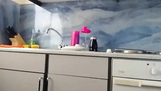 Godaan penggoda gadis remaja yang menggoda dengan pantat bahenolnya