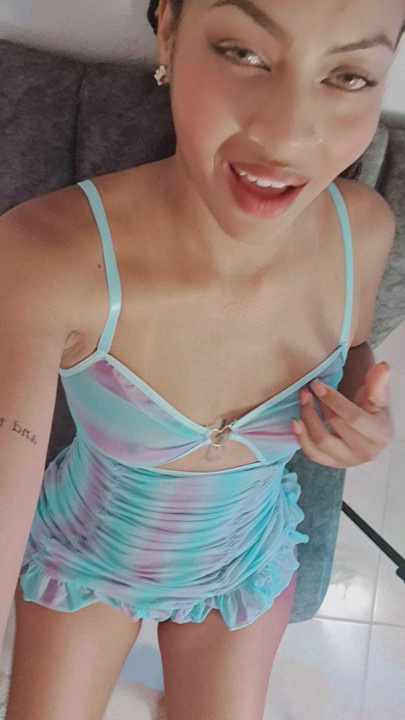 Soy la recompensa por tu semana dura. Ven y lléname.