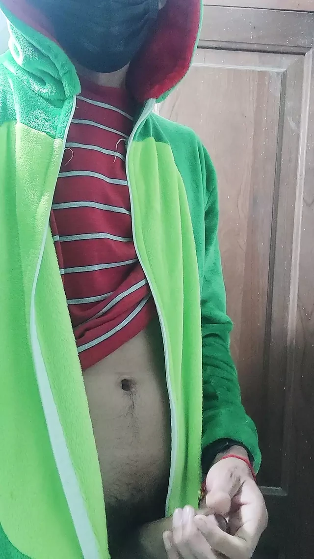 I TOUCH MY DICK WHILE EVERYONE IS AT HOME