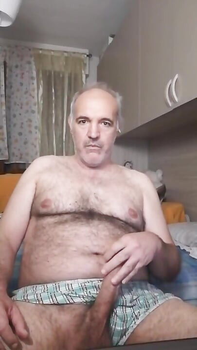 Ein Pornofilm Und Ein Handjob, Um Zufrieden Und Glücklich Aufzuwachen!