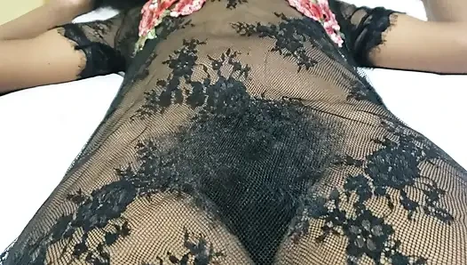 Киска горячей милфы под нижнем бельем XXX в любительском видео