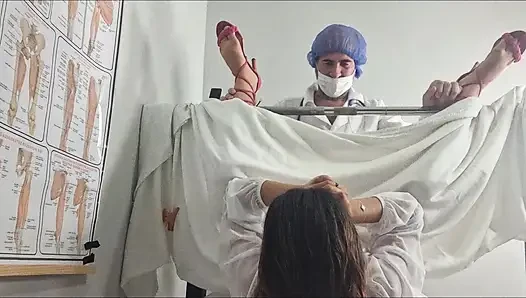 Dokter nggak bisa menentang tunangan suaminya!