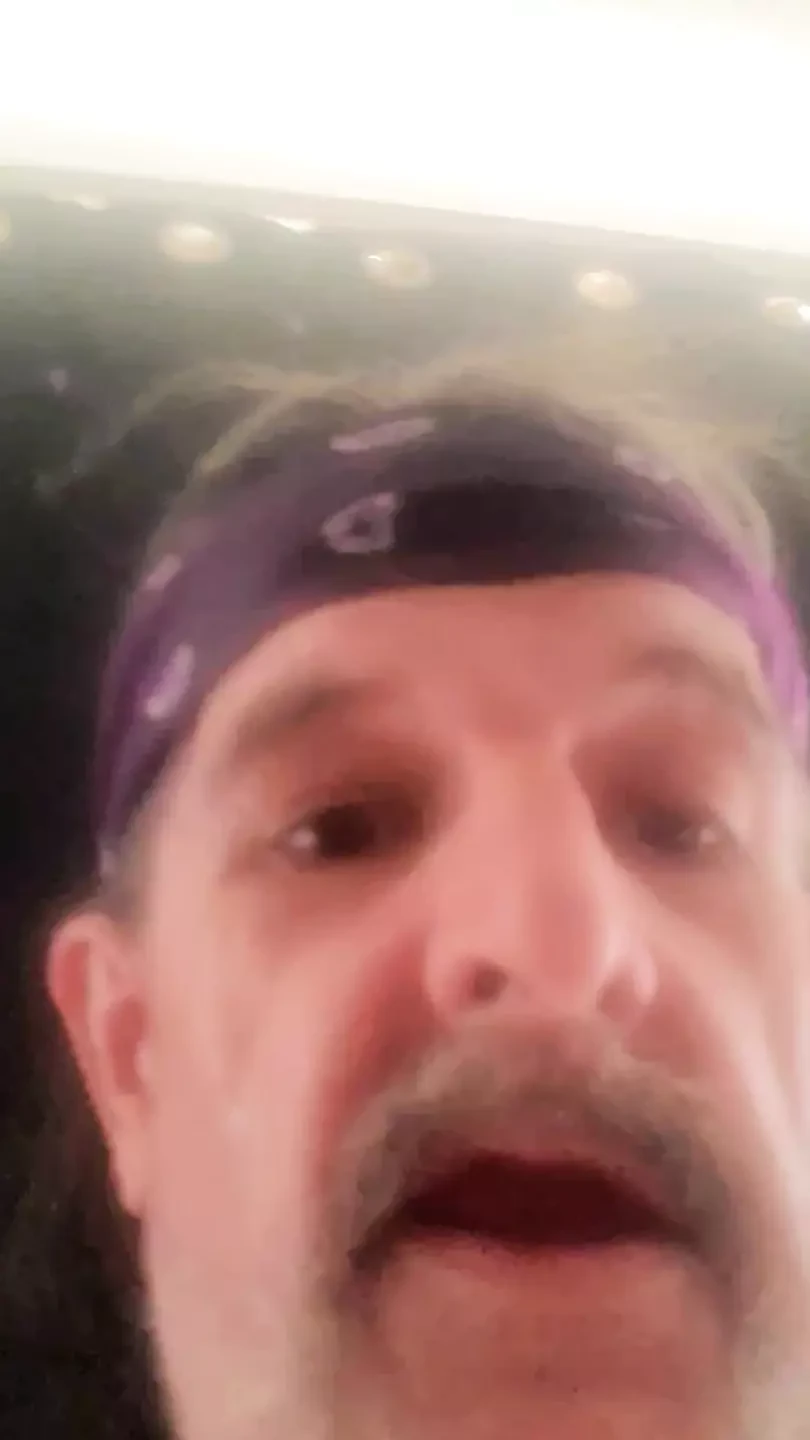 TesãoDiver69 bem, tesão como de costume, então começou a jogar