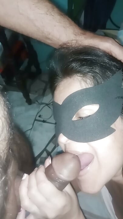 Oral sex, han sætter mig på alle fire og fylder mig med mælk indeni (hjemmelavet)