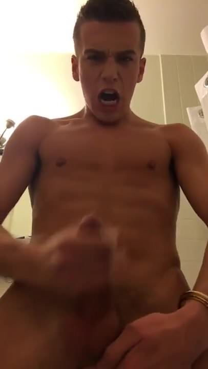 Sexy boy wank in bath.mp4
