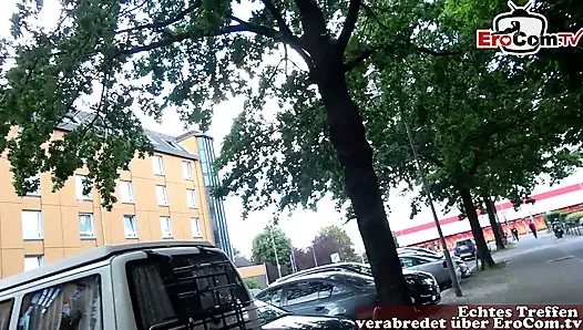 Deutsche Blondine verabredet sich zum Blind Date mit einem Idioten Fan