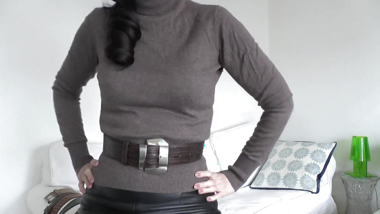 Belt Fitting in the Living Room, Part 2, Lady Victoria Valente