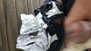 Stříkání na špinavé spodní prádlo mé dívky.