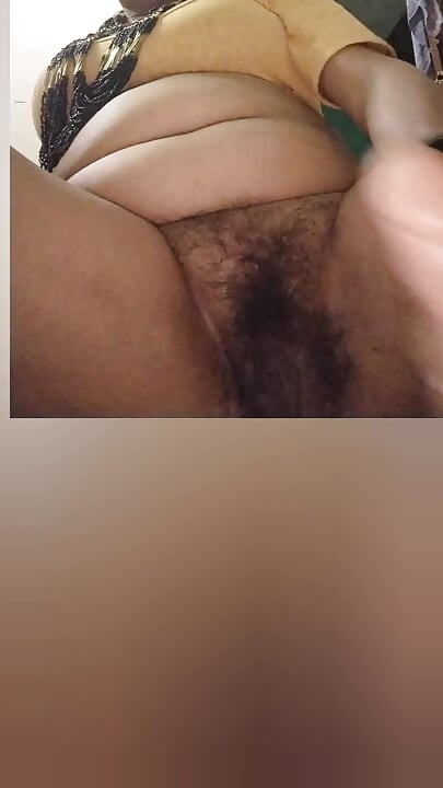 Deshi Bhabhi Enjoy with Didlo Her Push up Hot Hairy Mature Pussy