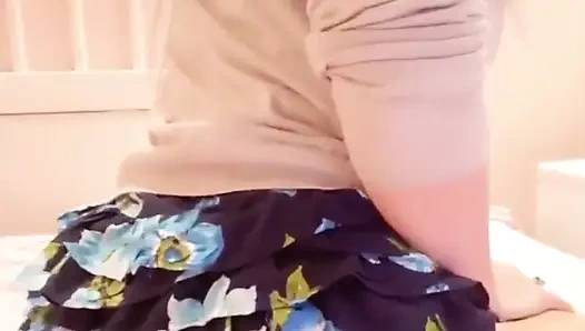 Masukin wajahmu ke lubang pantatku, kentut basah!