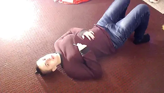 Sırta hapşır püskürtüyor