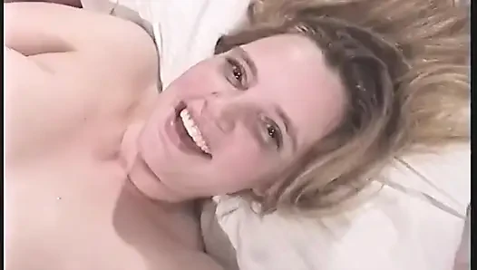 Reife blonde MILF reitet bbc und nimmt schmutzige gesichtsbesamung