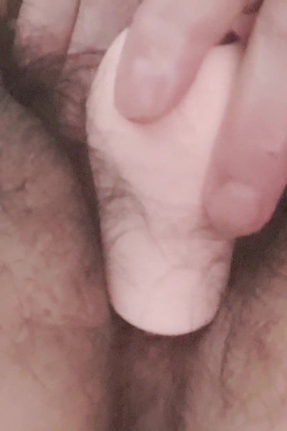 Chhed men dildo jibh dalna