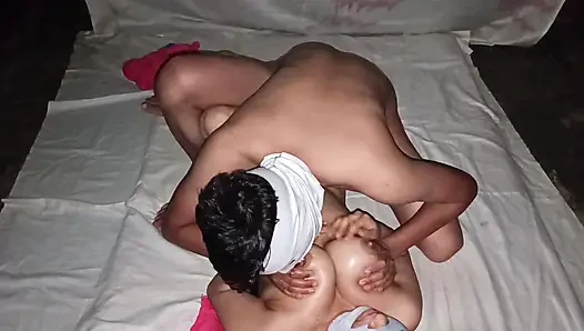HINTLI SEVIMLI GENÇ KıZ, SıKı AMCıK GENÇ ÜVEY ERKEK KARDEŞ, HINTLI ÜVEY ERKEK KARDEŞ VE ÜVEY KıZ KARDEŞ TARAFıNDAN SERT SIKILIYOR.