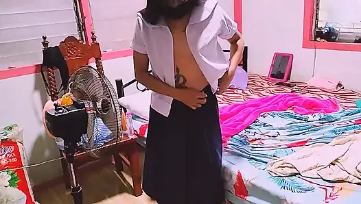 INNOCENT SCHOOLGIRL BEGGING HIS STEPDAD TO FILL HER FEELING HORNY
