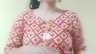 Nayna Sharma danst seks tiktok