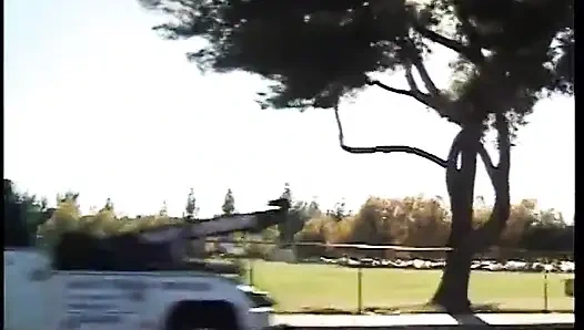 Симпатичной тинке-топтушке шпилят ее пизду