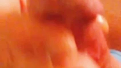 Mavi horoz ve topları cumshot halka - ağır çekim
