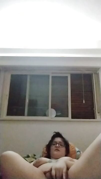 Kẻ cụt hai chân thủ dâm cho bạn xem