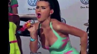 Katy Perry делает минет в HD-видео