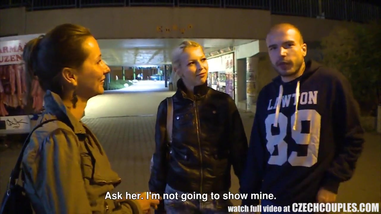 Gf交換のためにお金を稼ぐ美しいチェコ人ペア