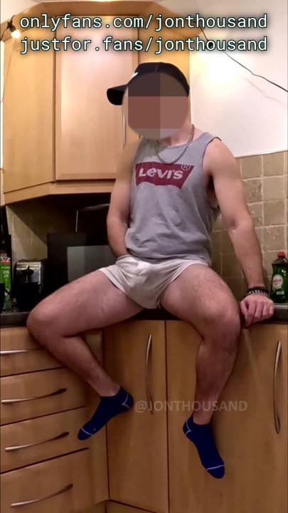 Str8 roommate horny in the kitchen