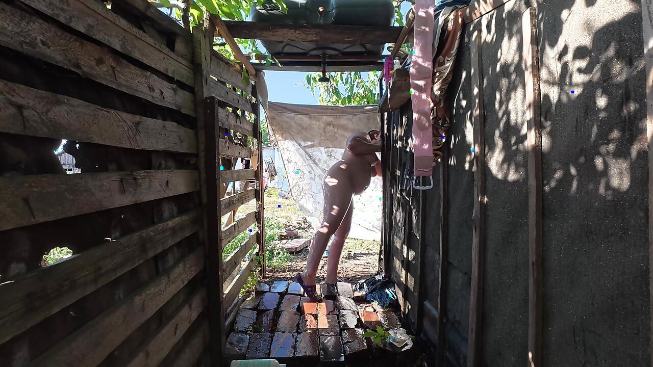 Voyeur 4K Outdoor Shower Chubby Girl Big Tits & Huge Cock Couple Amateur