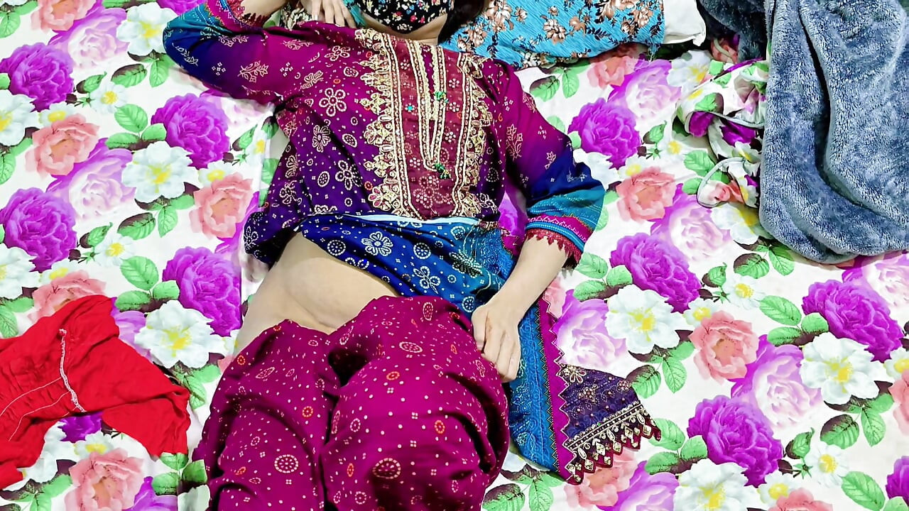 Indian Bhabi ki Chut men Fingering ki