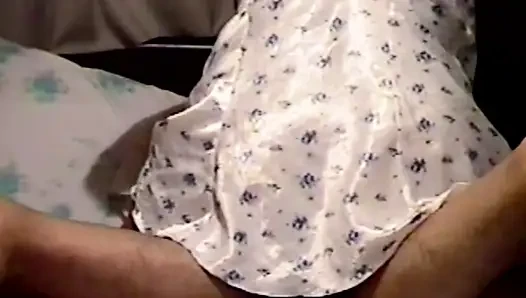 Даже после того, как я женюсь, мои коллеги продолжают трахать меня. Я настоящий куколд