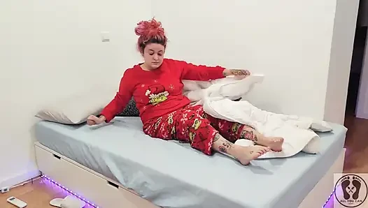 Normal bir duşdan önce sidik altın duşta yüzüme işiyorum