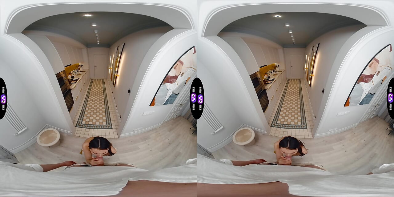 Ashly Rabbit servește anal fierbinte de dimineață în loc de micul dejun - teenMegaWorld