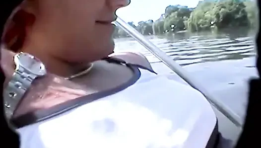Perjalanan perahu tanpa celana dalam
