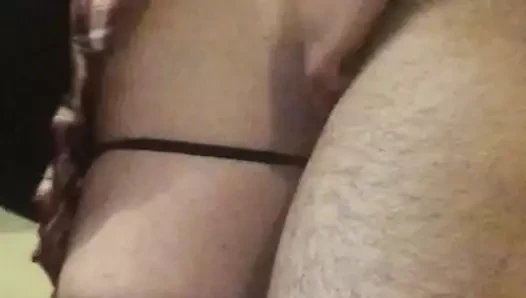 Putita kimberly recibiendo verga