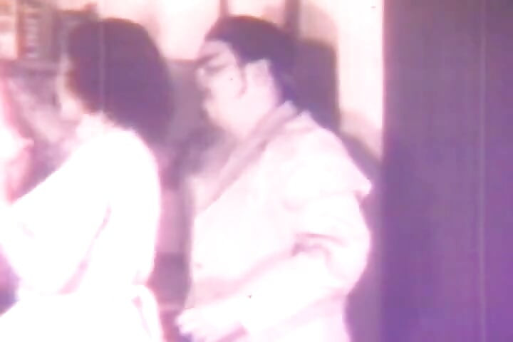 Vintage ribanc lovagol a faszra és spriccelve kapja a gecit