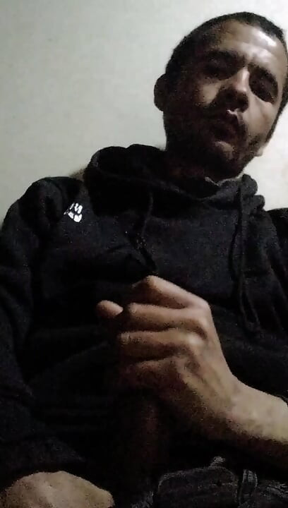 There anyone kne want to help me cum