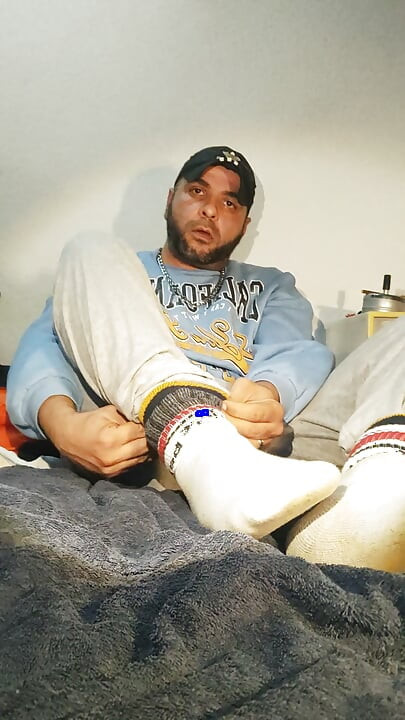 Brudne skarpetki, sikanie i Dirtyjunkbro. Młotek!!!