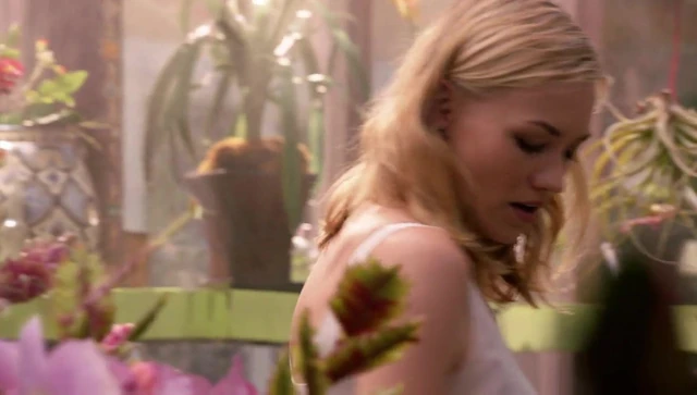 Yvonne Strahovksi - Dexter s7